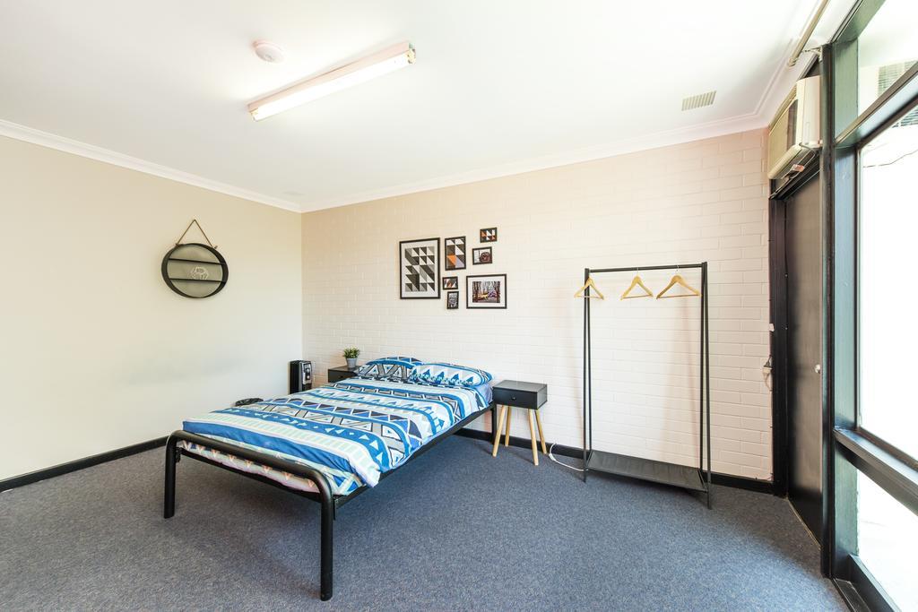 Billabong Backpackers Resort Perth Exterior photo