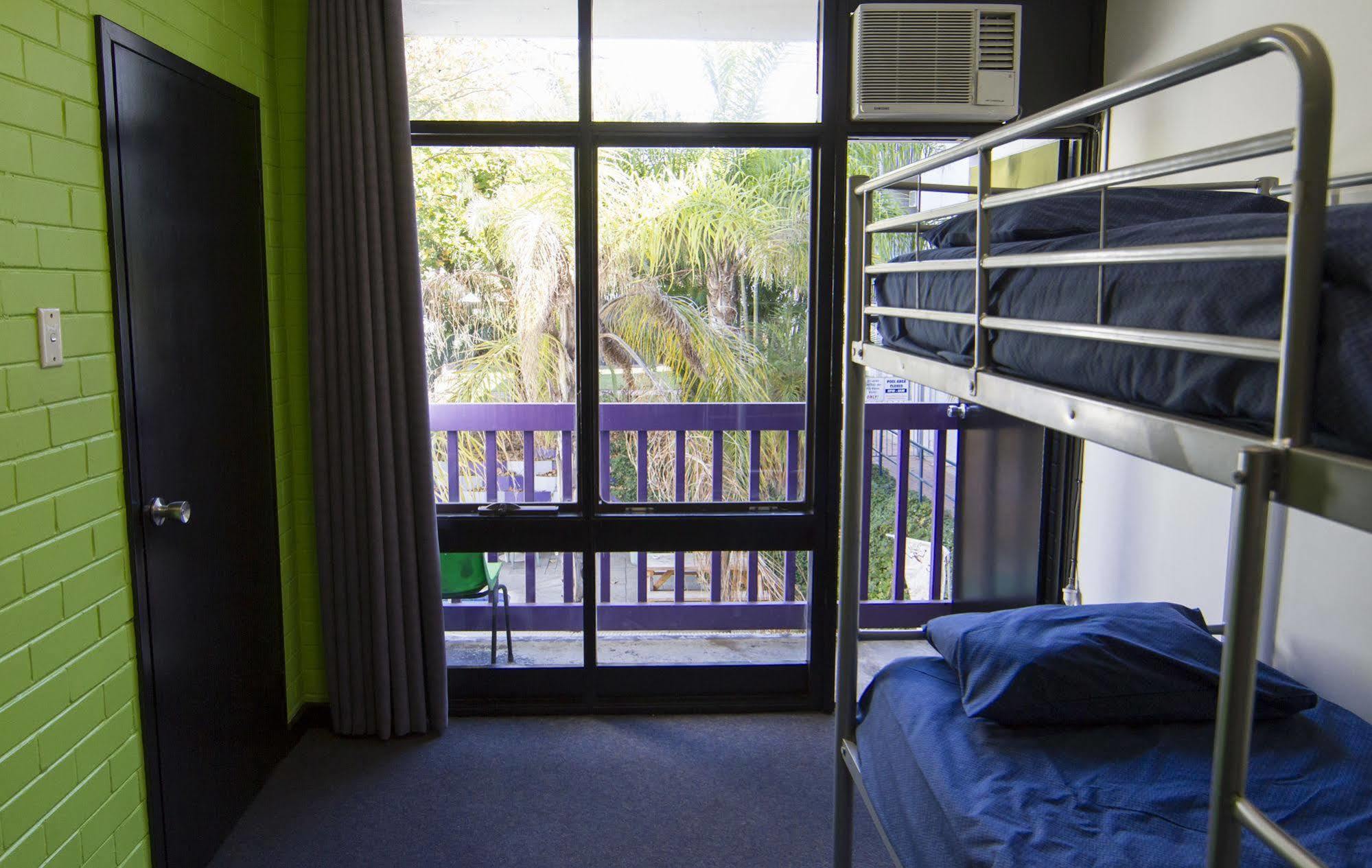 Billabong Backpackers Resort Perth Exterior photo